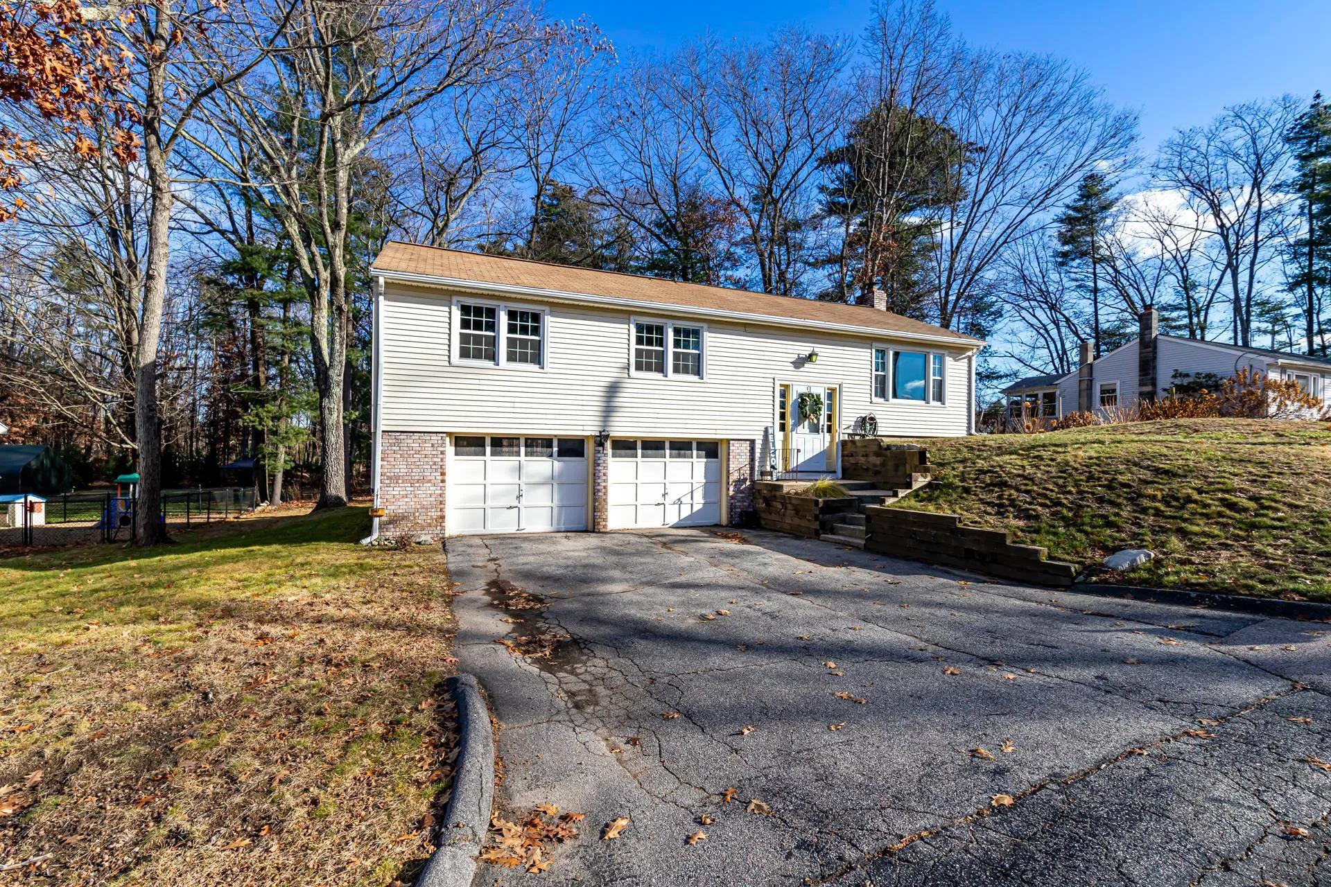 13 Radcliffe Drive Nashua NH 03062