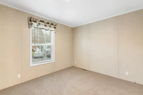 10 Robbins Street Hinsdale NH 03451