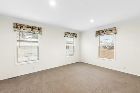 10 Robbins Street Hinsdale NH 03451