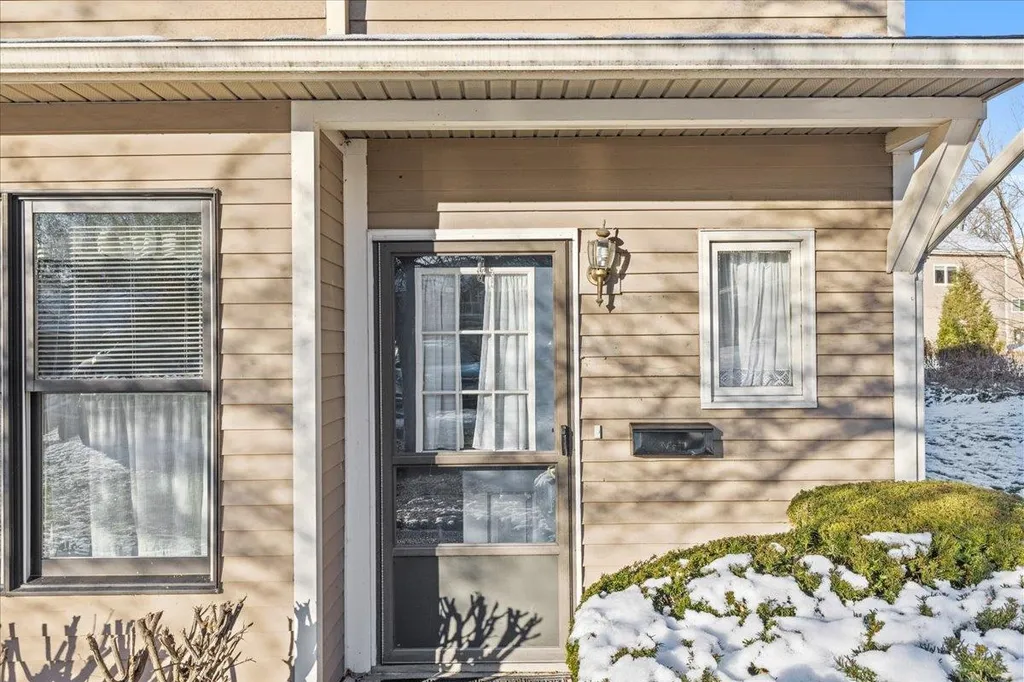 J8 Stonehedge Drive South Burlington VT 05403