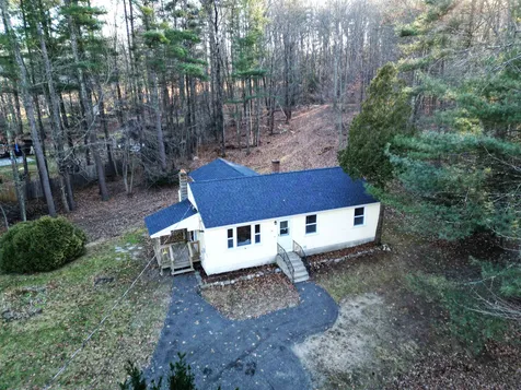 24 South Road Fremont NH 03044