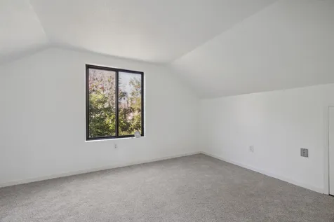111 Coburn Avenue Nashua NH 03063