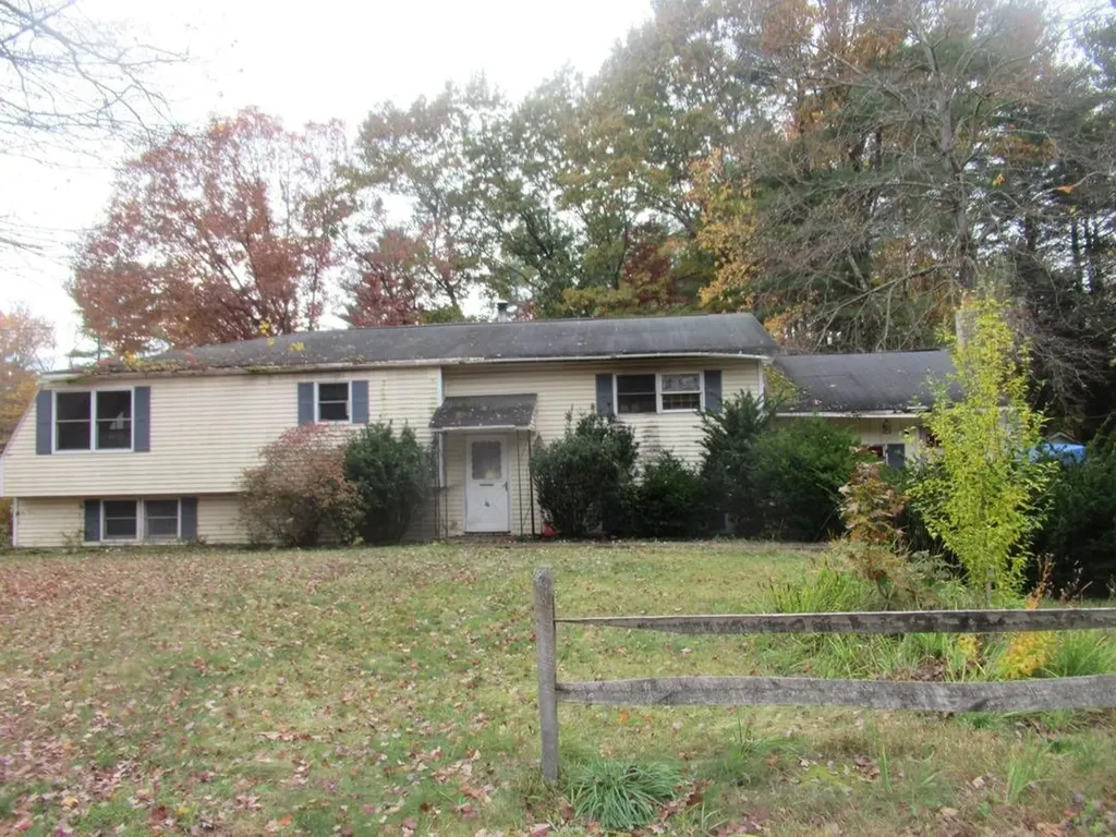 24 Hastings Circle Hinsdale NH 03451