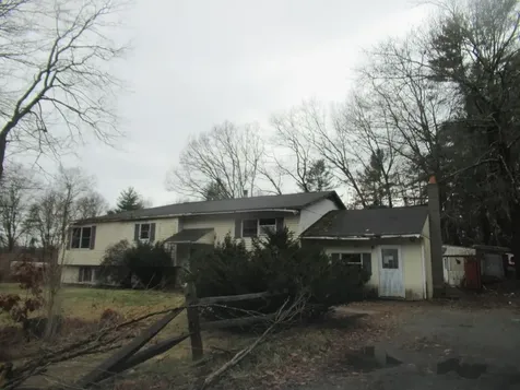 24 Hastings Circle Hinsdale NH 03451