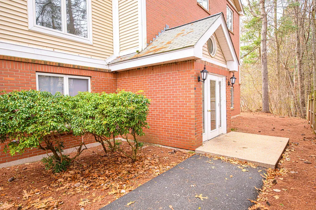 3 Timberwood Drive Goffstown NH 03045