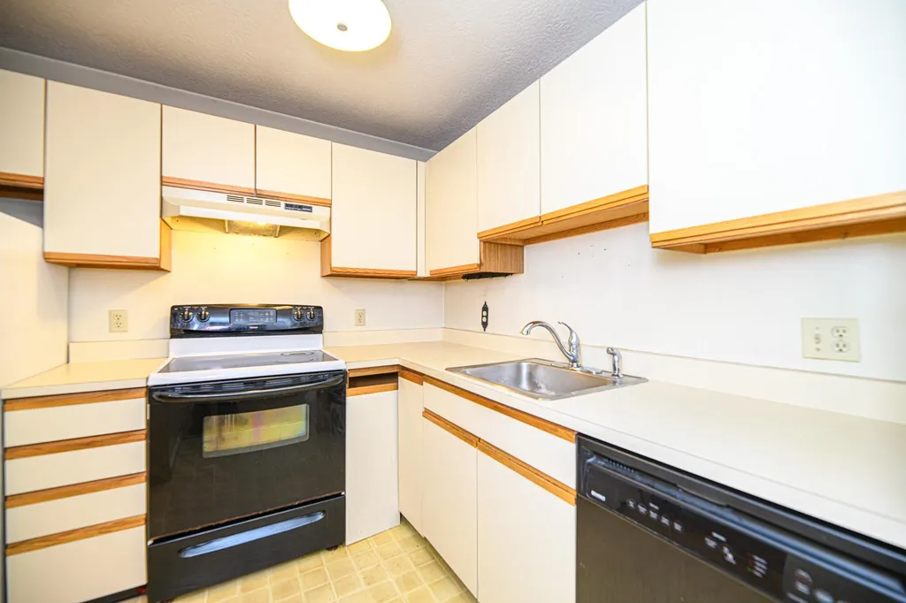 3 Timberwood Drive Goffstown NH 03045