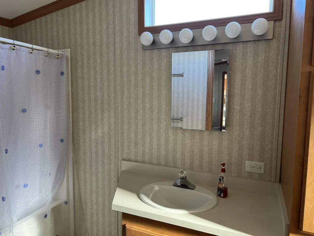 59 Hagop Road Salem NH 03079