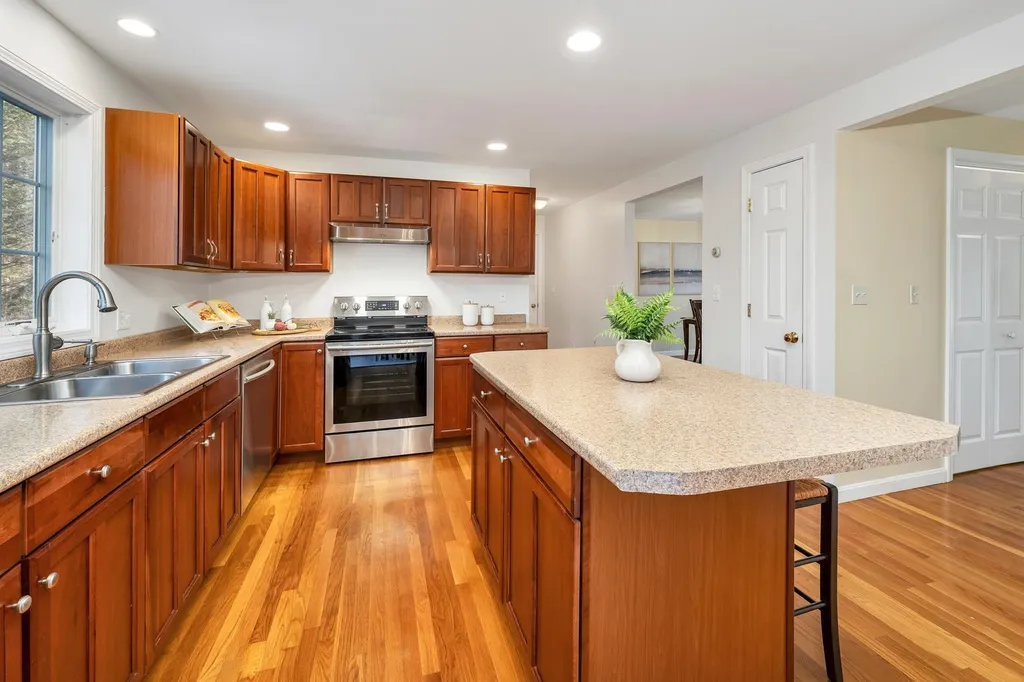 32 Heritage Drive Berwick ME 03901-2753