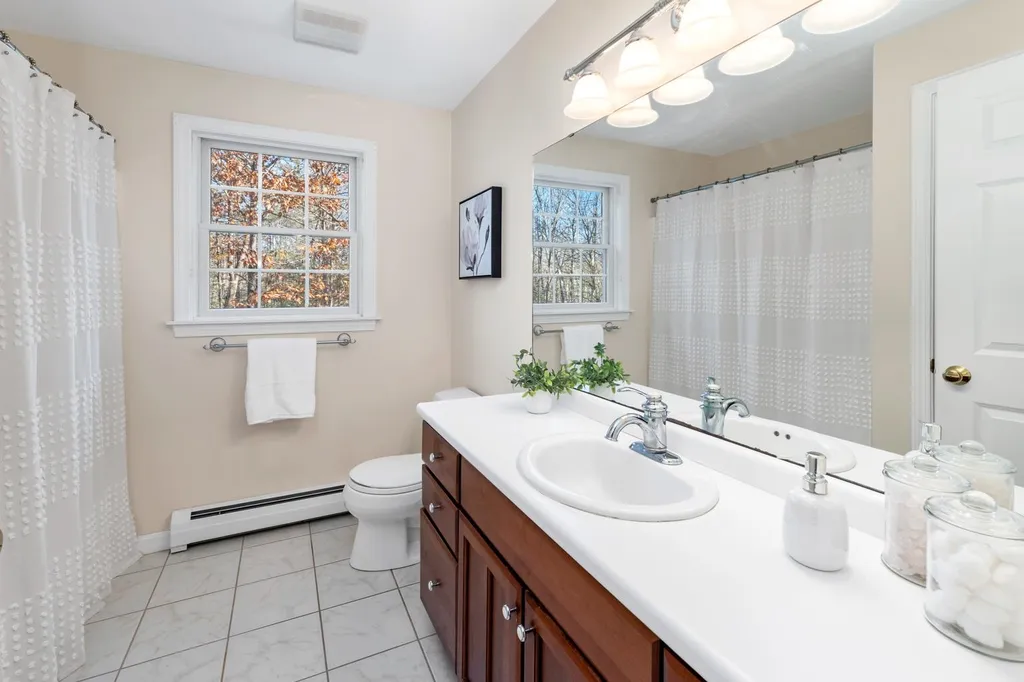 32 Heritage Drive Berwick ME 03901-2753