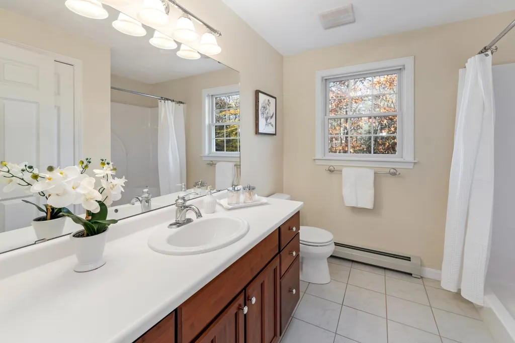 32 Heritage Drive Berwick ME 03901-2753