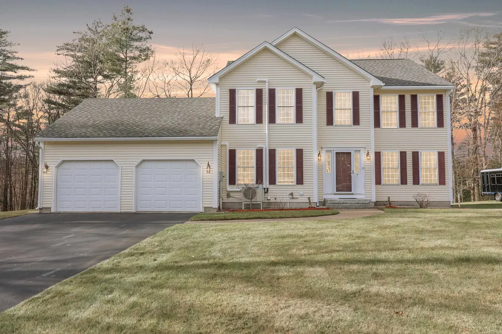 57 Stirling Avenue Hooksett NH 03106
