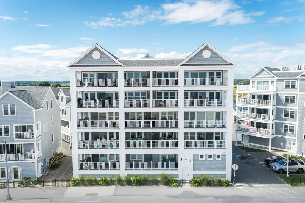 377 Ocean Boulevard Hampton NH 03842