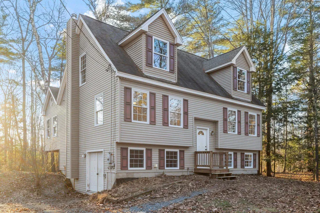 25 Friar Tuck Road Canterbury NH 03224