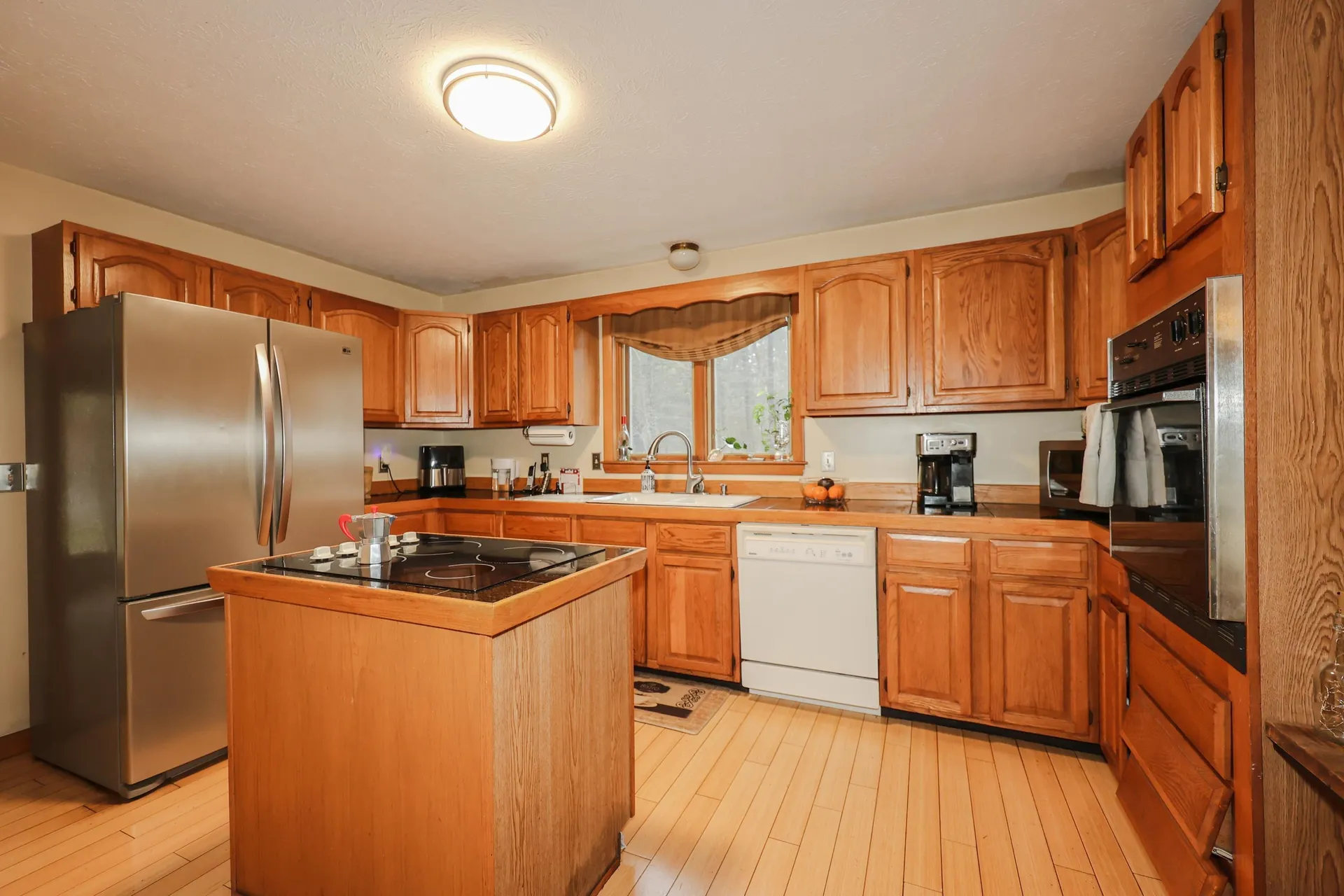 28 Old Manchester Road Amherst NH 03031