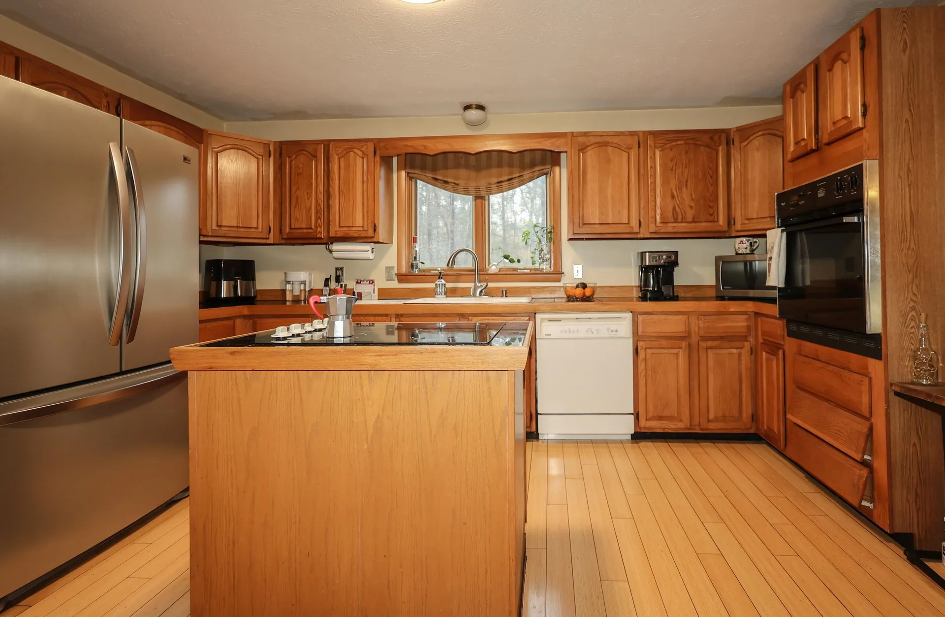 28 Old Manchester Road Amherst NH 03031