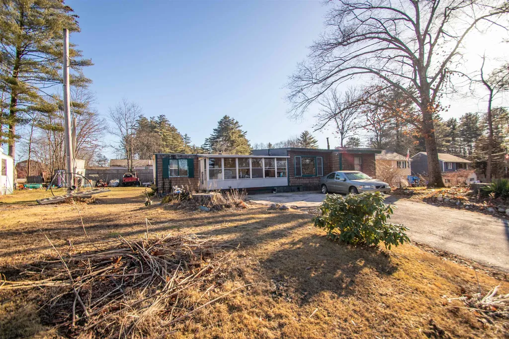 9 Albin Avenue Allenstown NH 03275