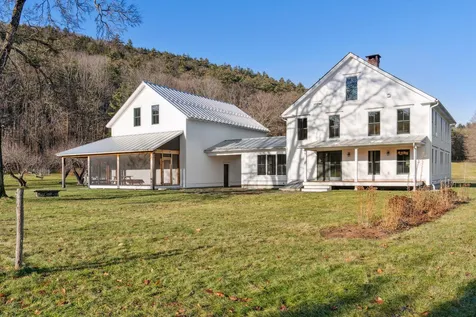 2296 Route 5 Newbury VT 05081