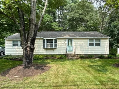 478 Main Street Fremont NH 03044