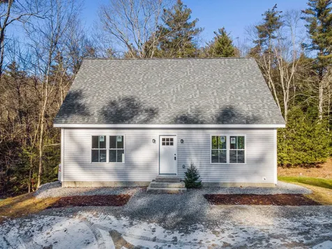 62 Queen Street Boscawen NH 03303