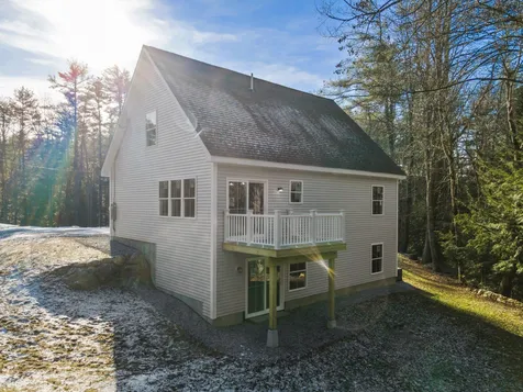 62 Queen Street Boscawen NH 03303