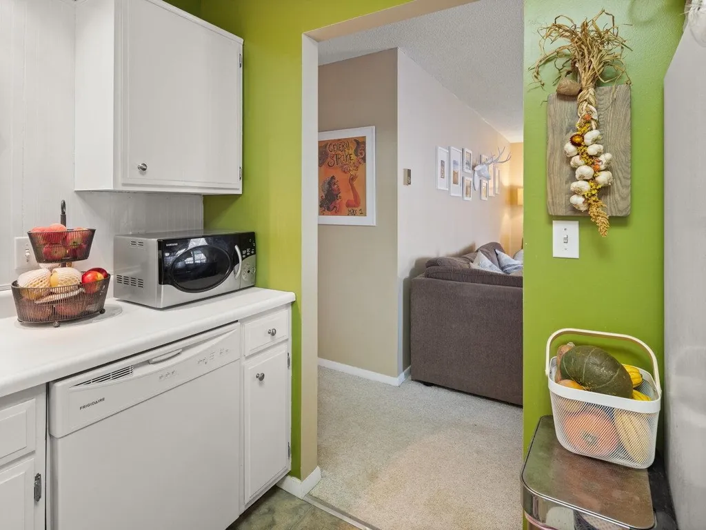 14 Bayberry Lane South Burlington VT 05403