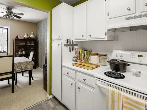 14 Bayberry Lane South Burlington VT 05403