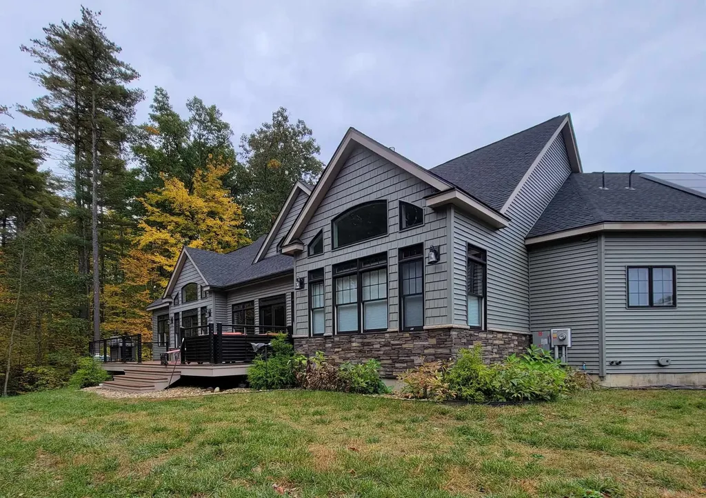 19 Metacomet Drive Sandown NH 03873