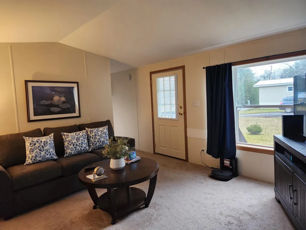 14 Collin Place Claremont NH 03743