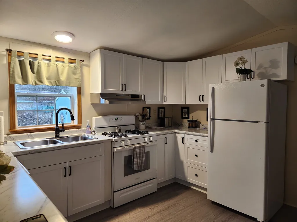 14 Collin Place Claremont NH 03743