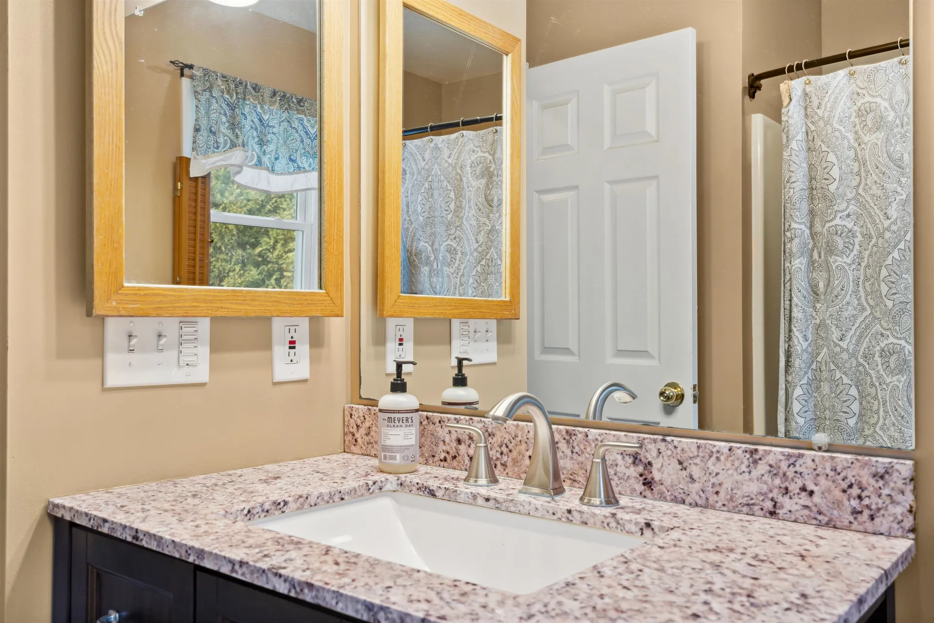 315 Cross Street Hartford VT 05059