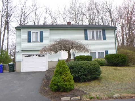 566 Titus Avenue Manchester NH 03103