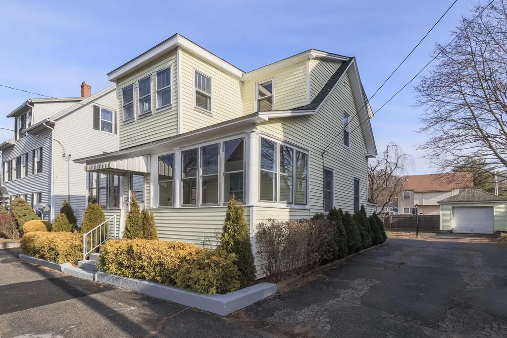 383 Bartlett Street Manchester NH 03102