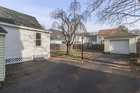 383 Bartlett Street Manchester NH 03102