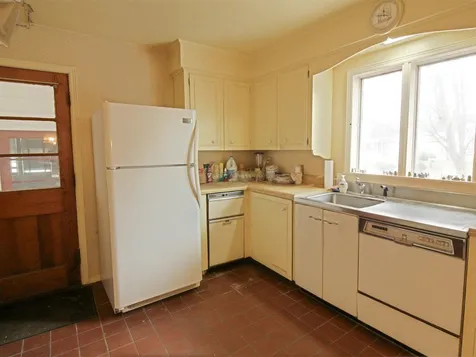 117 Shore Road Burlington VT 05408