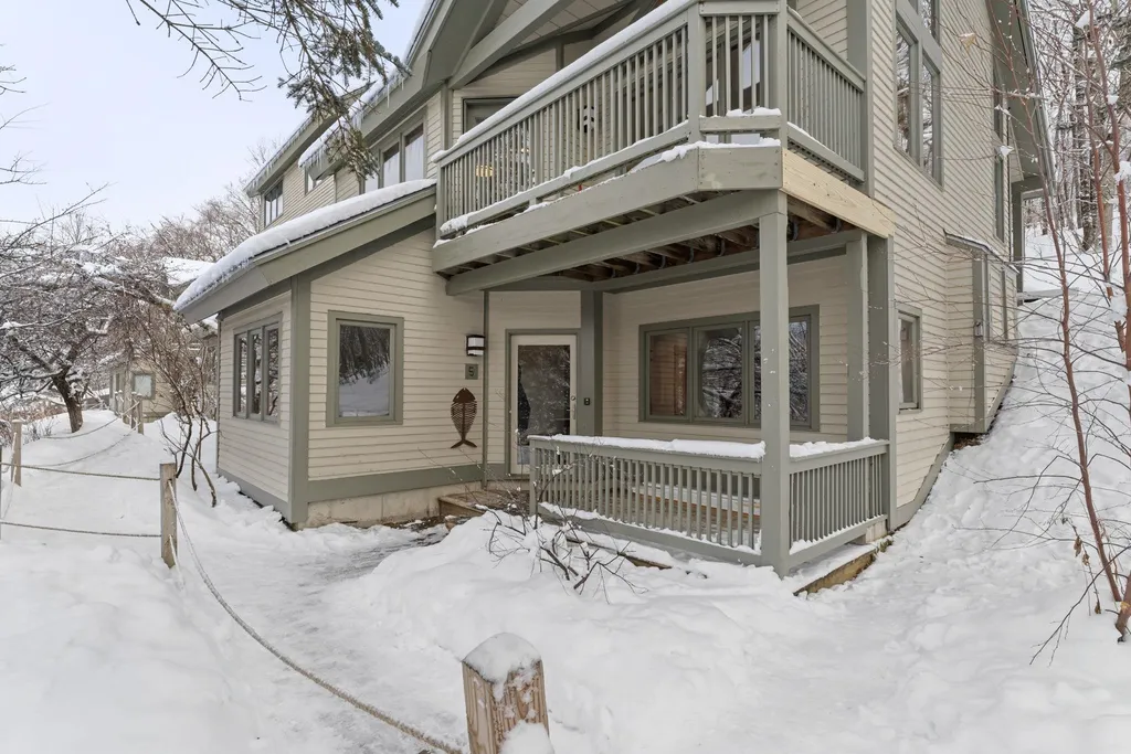 17 Bear Run Bolton VT 05676