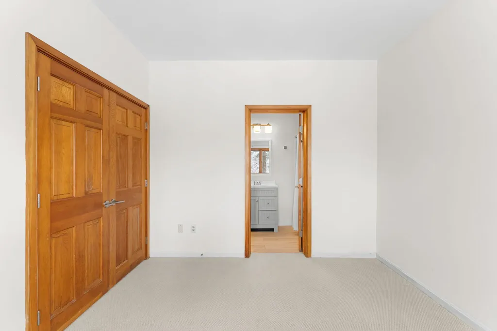 17 Bear Run Bolton VT 05676
