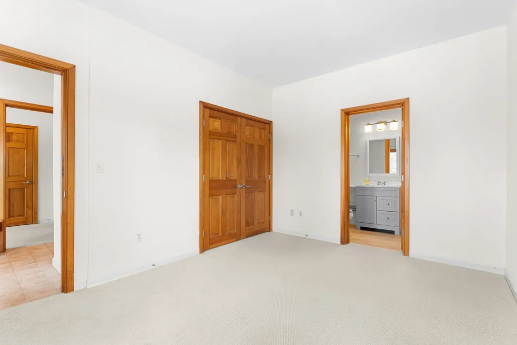 17 Bear Run Bolton VT 05676
