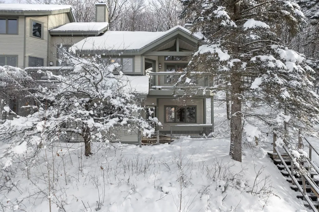 17 Bear Run Bolton VT 05676