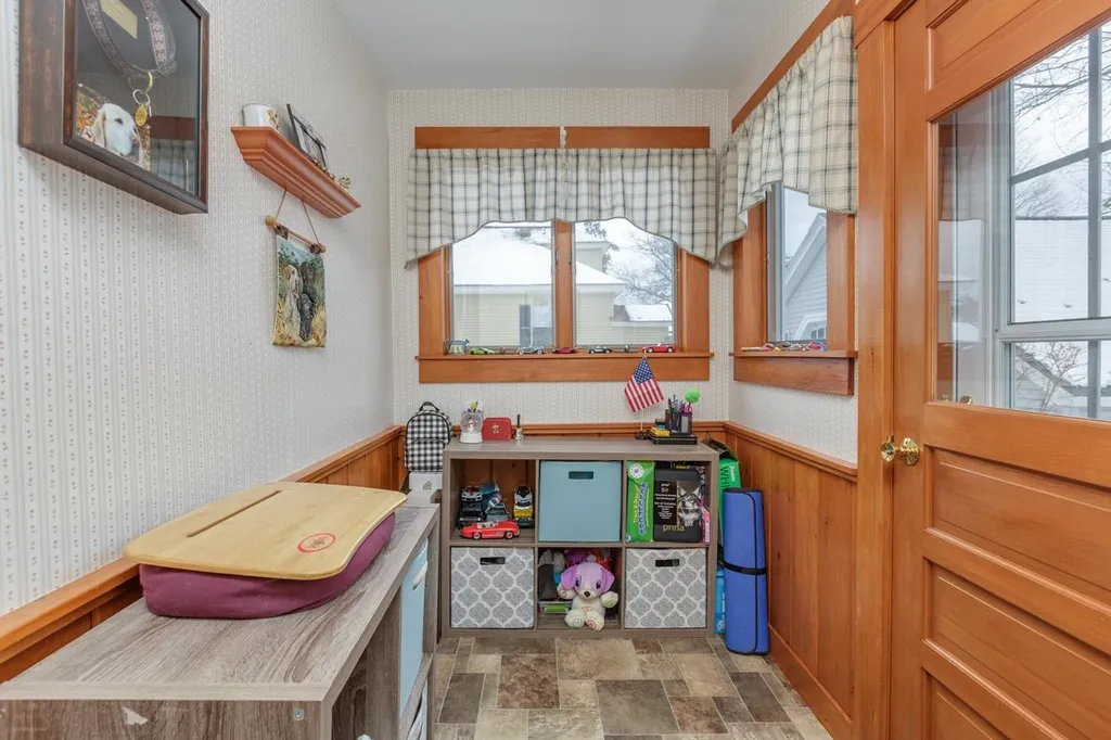 68 Sunnyside Street Manchester NH 03103