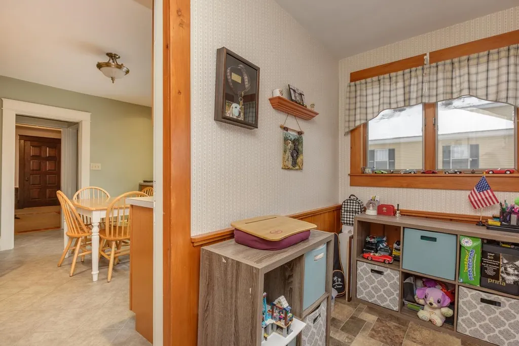 68 Sunnyside Street Manchester NH 03103