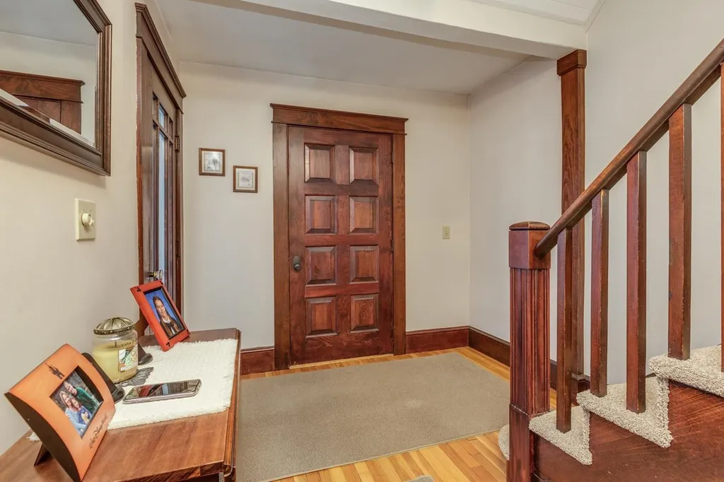 68 Sunnyside Street Manchester NH 03103