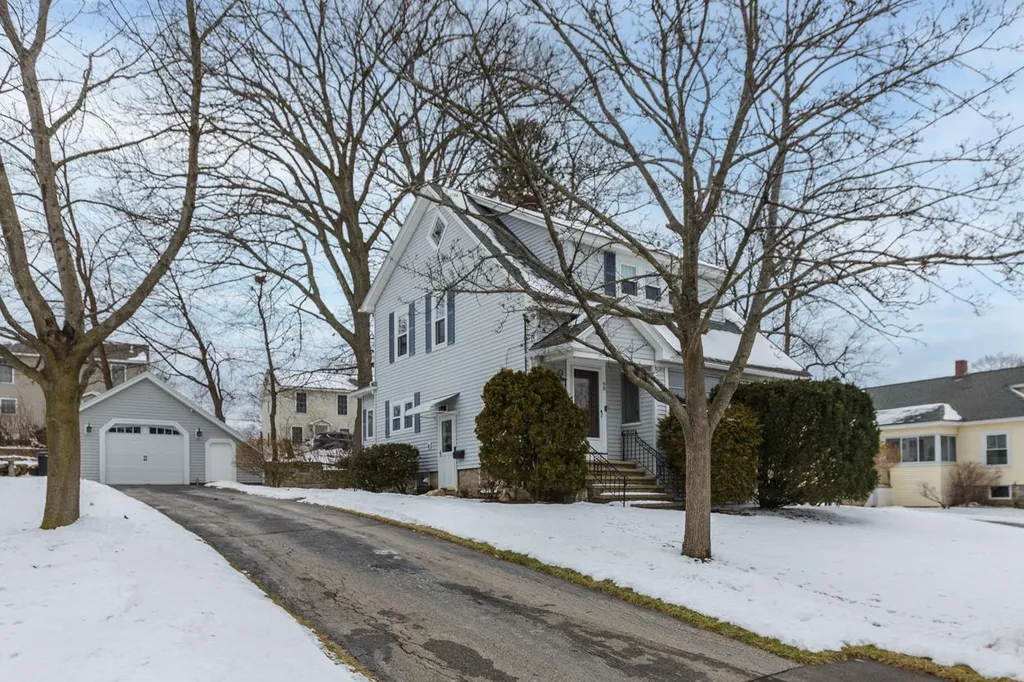 68 Sunnyside Street Manchester NH 03103