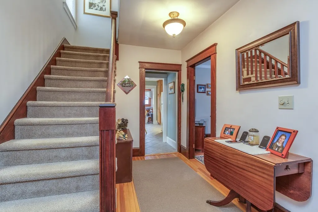 68 Sunnyside Street Manchester NH 03103