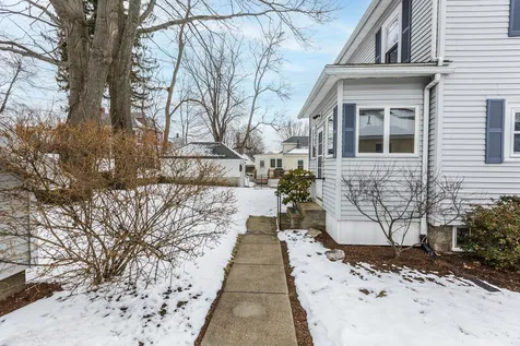 68 Sunnyside Street Manchester NH 03103