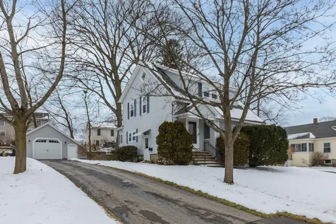 68 Sunnyside Street Manchester NH 03103