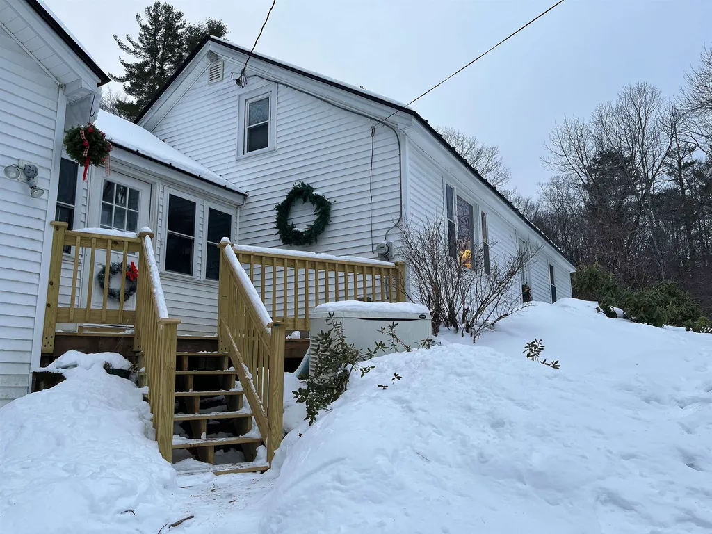 271 Riddle Hill Road Grafton NH 03240