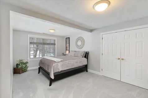 9 Crocketts Way Stratham NH 03885