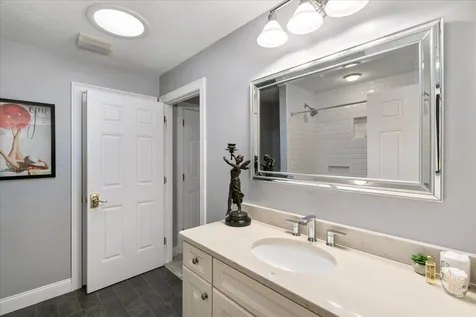9 Crocketts Way Stratham NH 03885