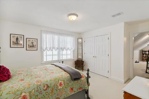 9 Crocketts Way Stratham NH 03885