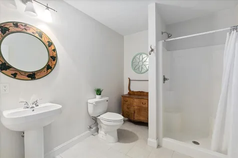 9 Crocketts Way Stratham NH 03885